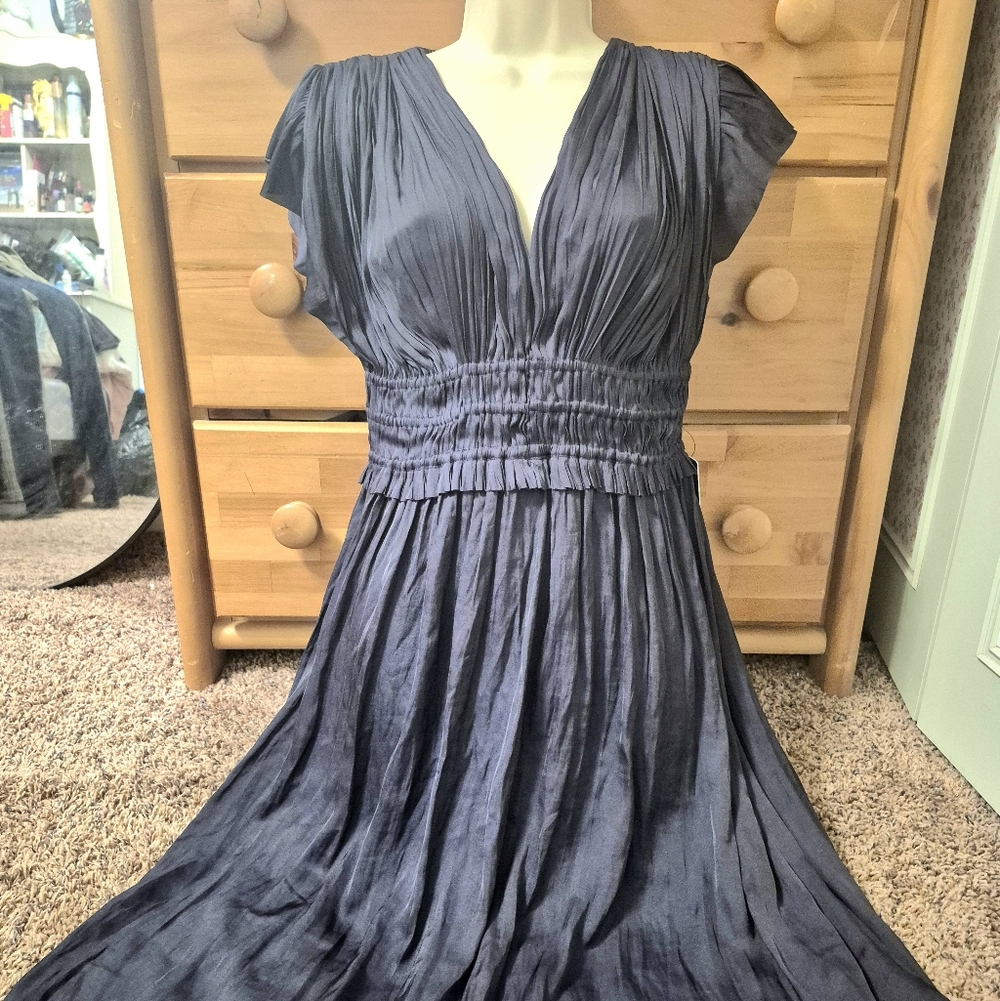 New Express Smocked Waist Navy V-Neck Maxi Dress Size Small